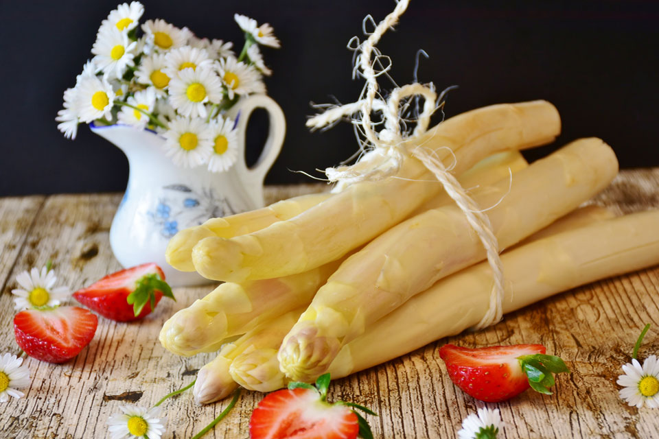 Spargel in der altsteirischen Weinstube Herzl Graz